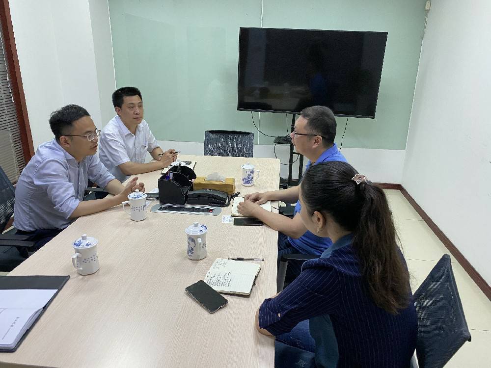 无锡市工信局领导来乐竞体育·乐竞网站官网-乐竞online(中国)科技开展“三联三解”活动